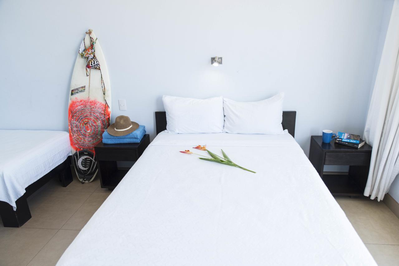 Room2Board Hostel And Surf School Jacó Dış mekan fotoğraf