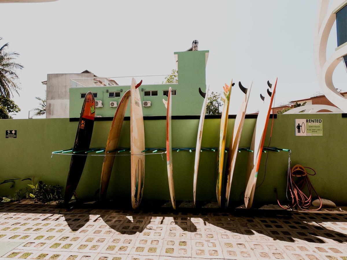 Room2Board Hostel And Surf School Jacó Dış mekan fotoğraf