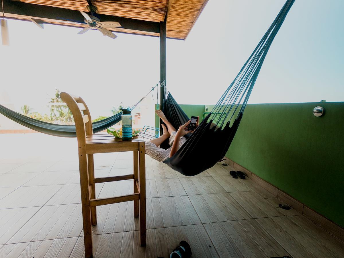 Room2Board Hostel And Surf School Jacó Dış mekan fotoğraf