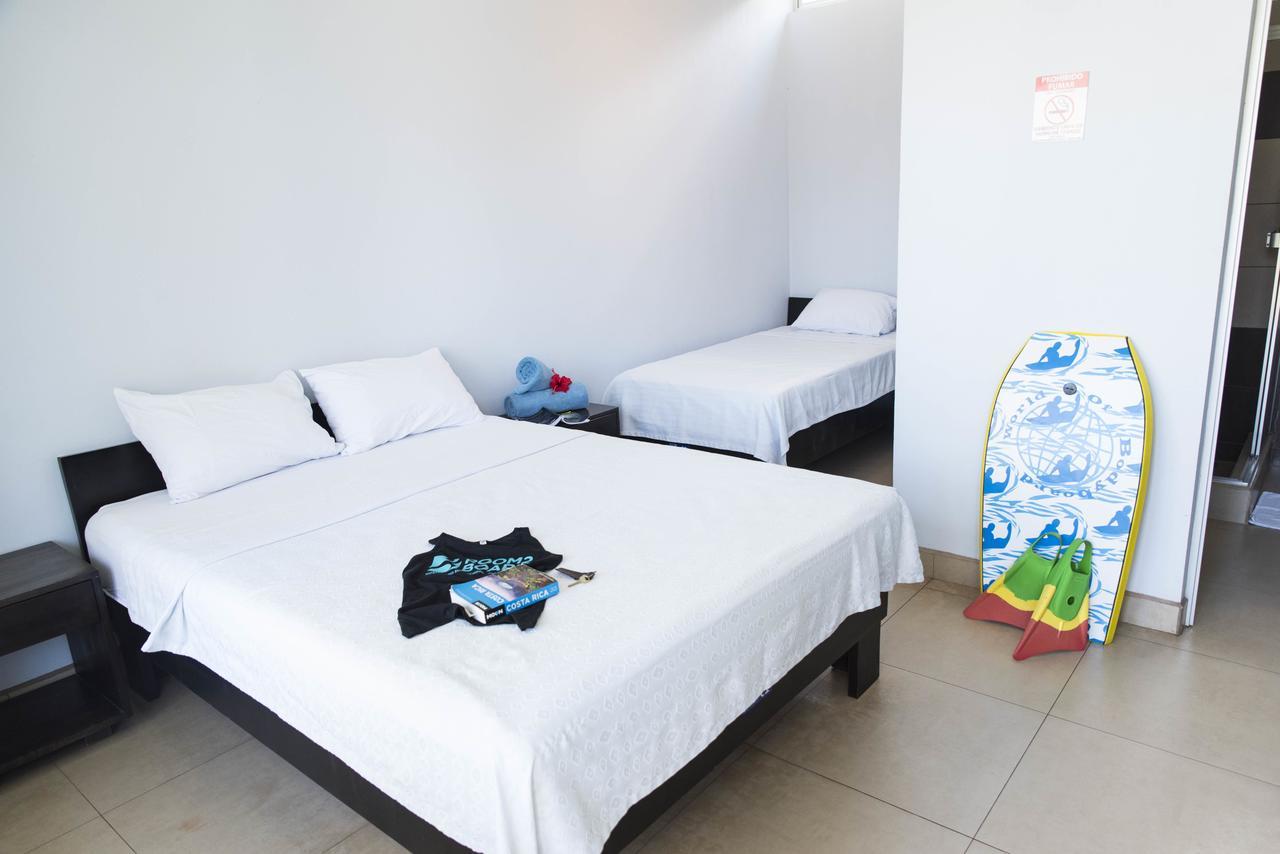 Room2Board Hostel And Surf School Jacó Dış mekan fotoğraf